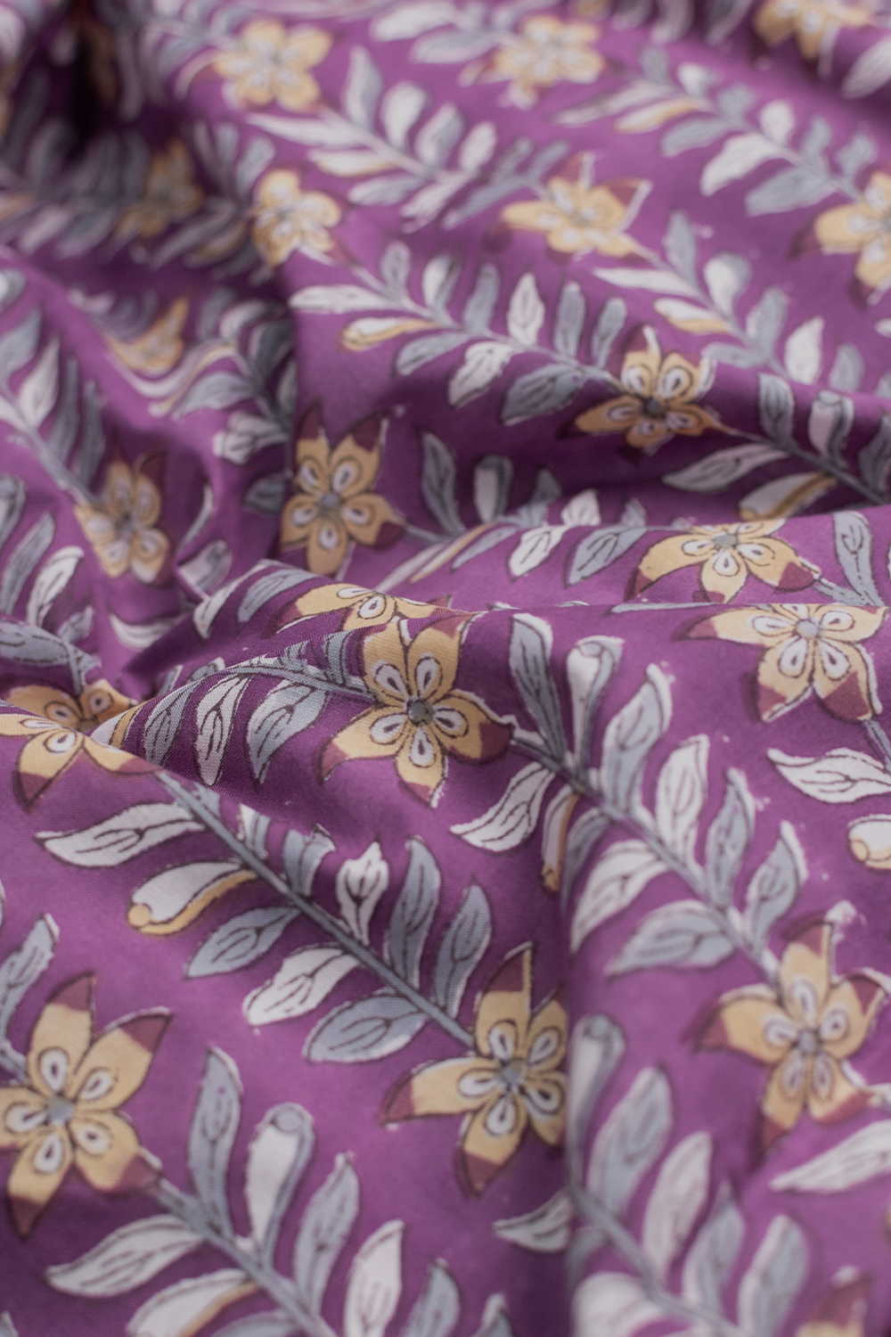 Hand block printed Sanganeri cotton fabric with floral motifs - Matkatus 