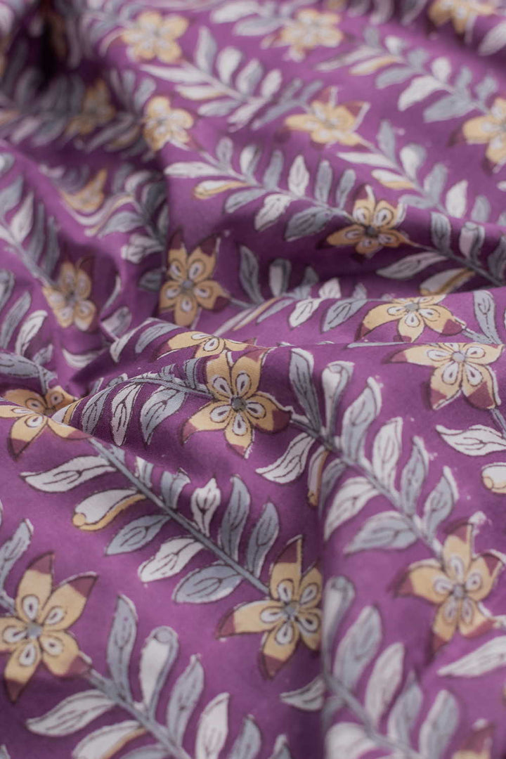 Hand block printed Sanganeri cotton fabric with floral motifs - Matkatus 