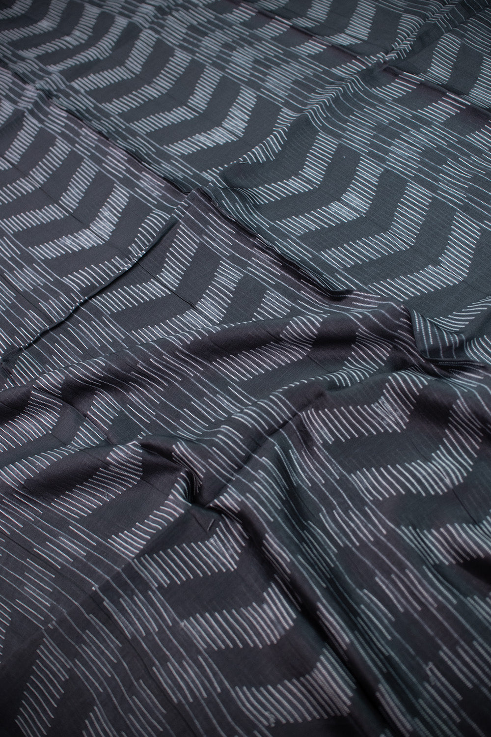 Shibori Suits - Matkatus 