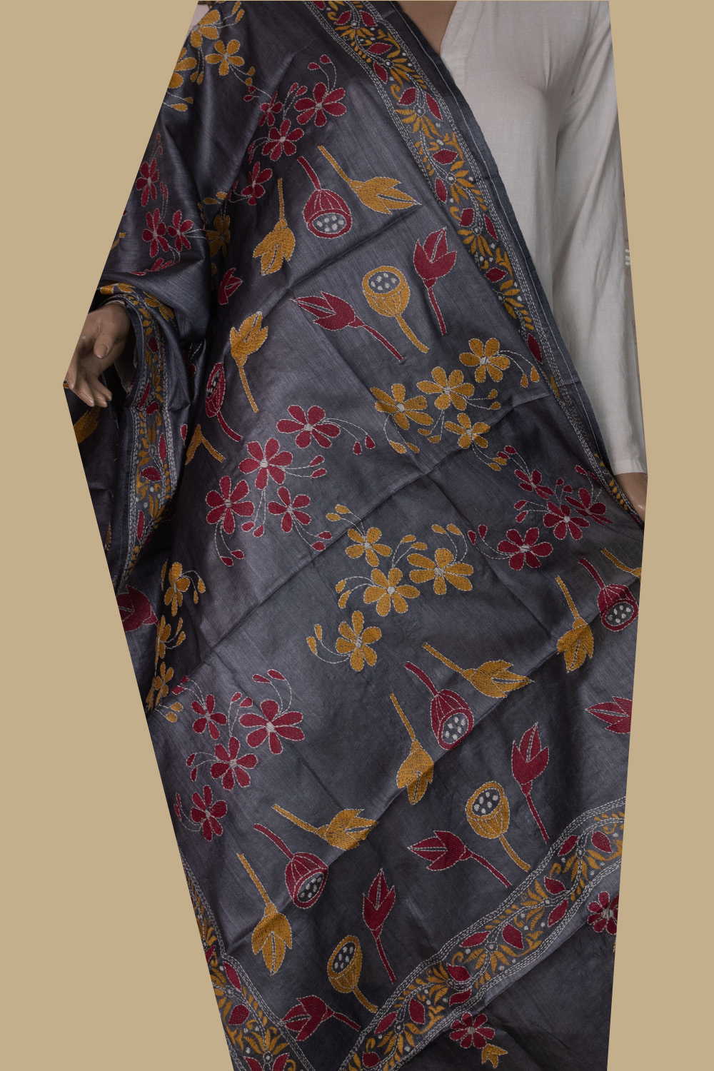 Kantha Silk Dupatta - Matkatus 