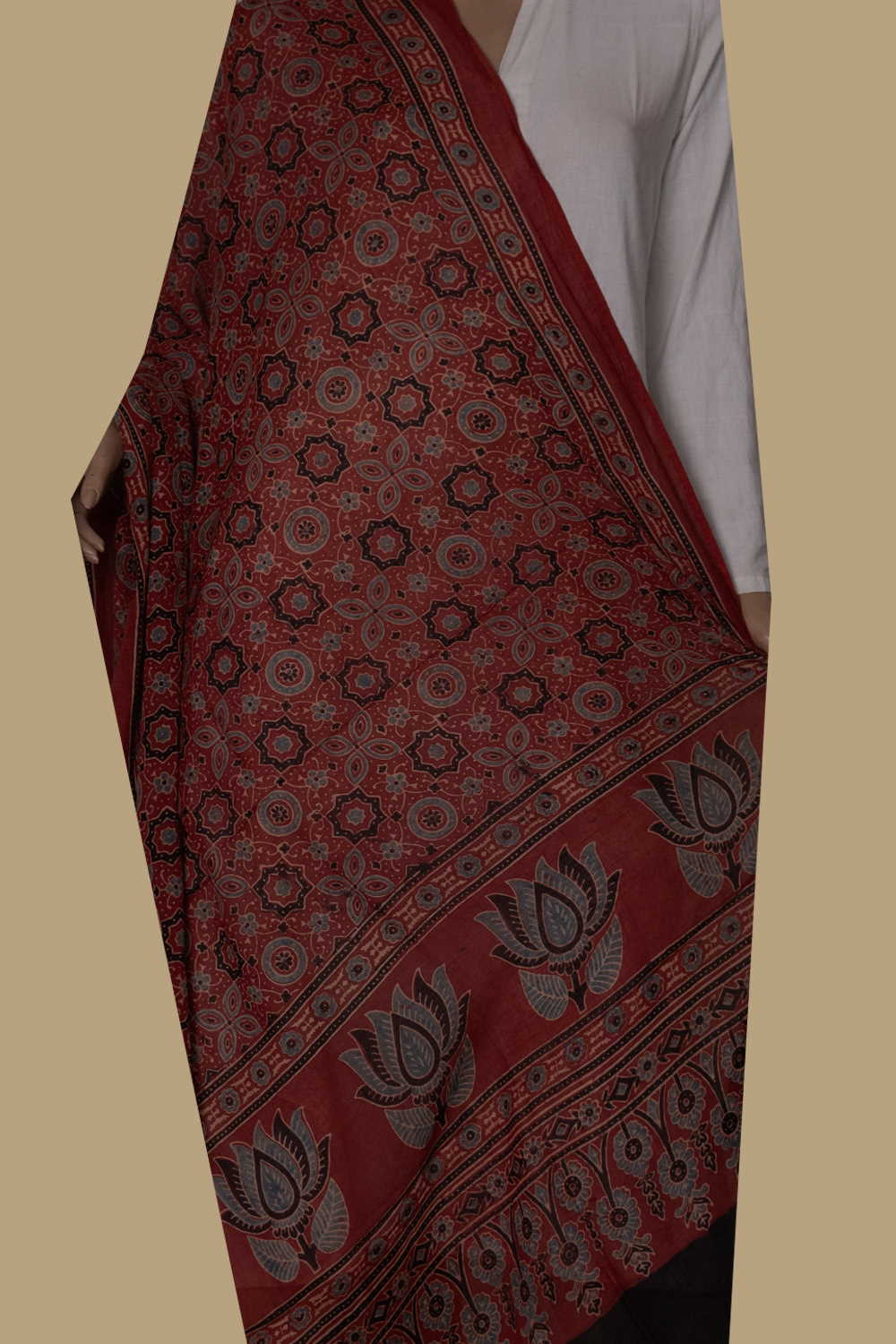 Ajrak Cotton Dupatta - Matkatus 