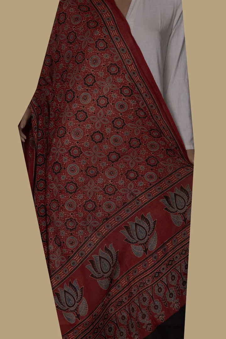 Ajrak Cotton Dupatta - Matkatus 