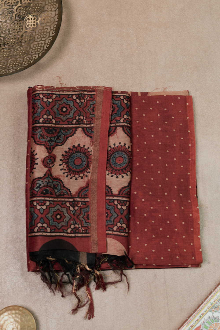 Ajrak print Suits-Matkatus 