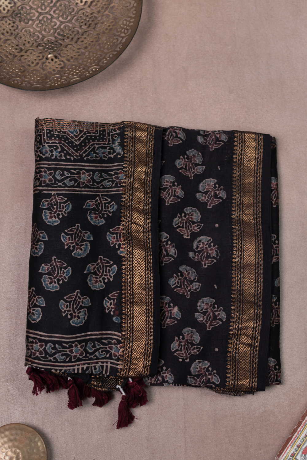 Ajrak Suits-Matkatus 