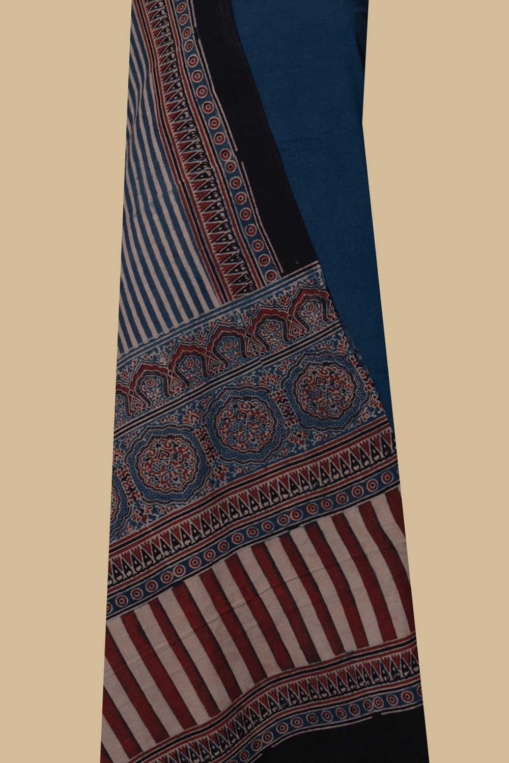 Unstitched Suits - Matkatus 