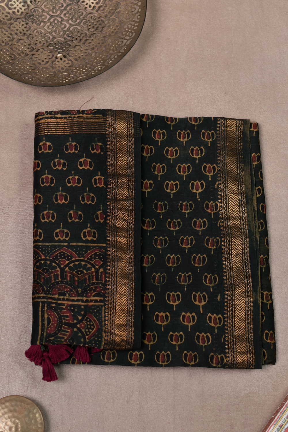 Ajrak Suits-Matkatus 