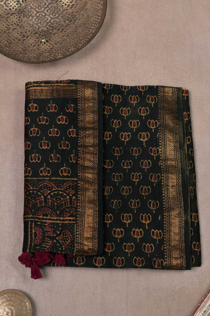 Ajrak Suits-Matkatus 