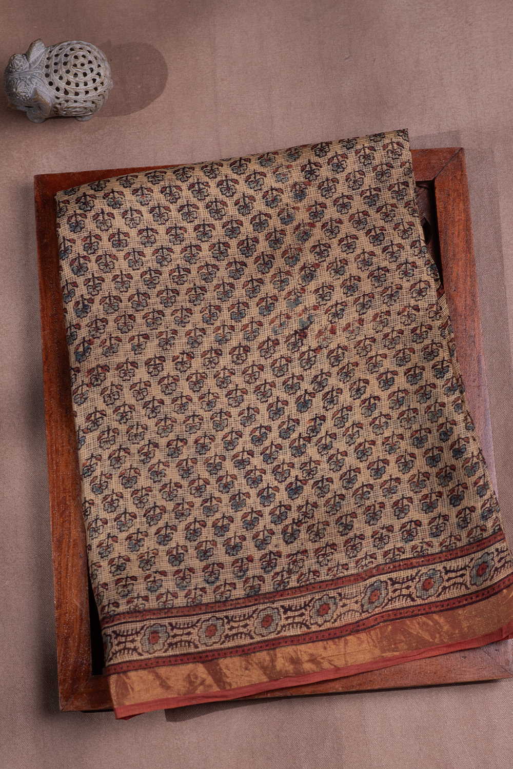 Sarees - Matkatus