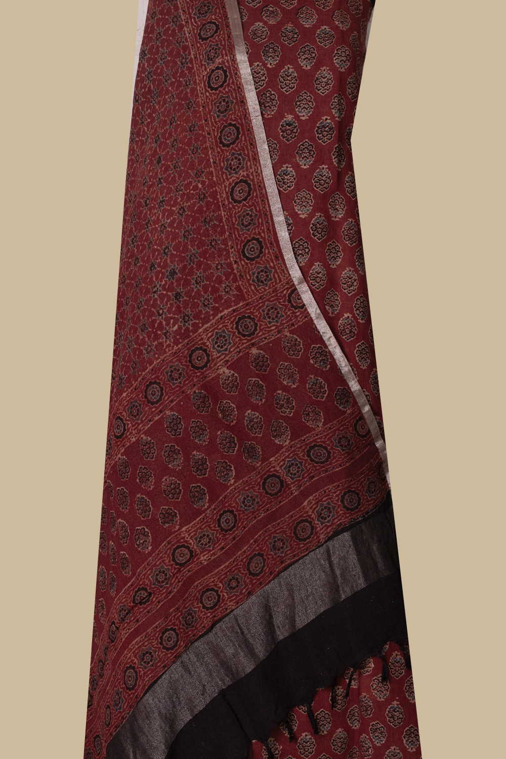 Unstitched Suits - Matkatus 