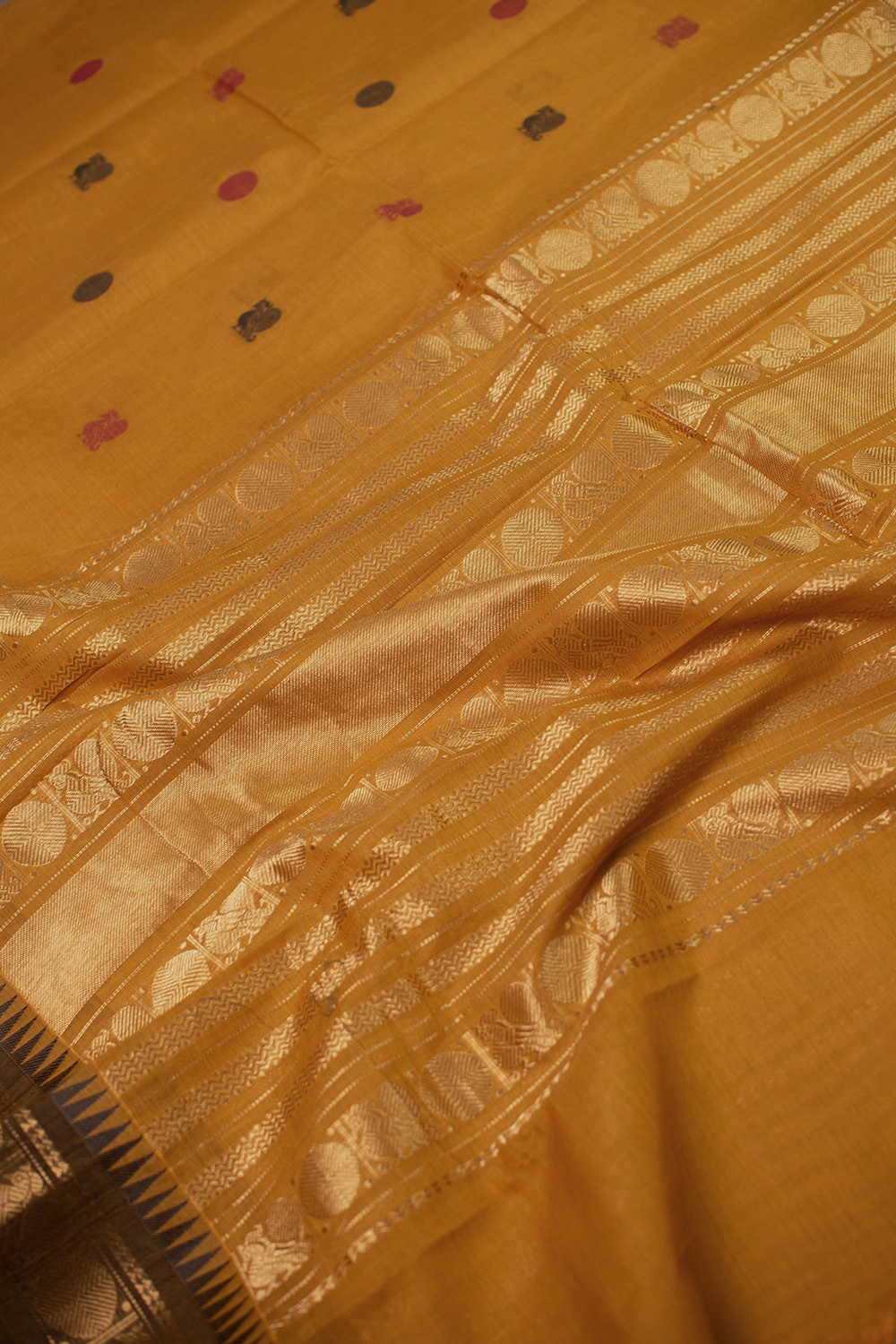 Traditional Dupatta - Matkatus