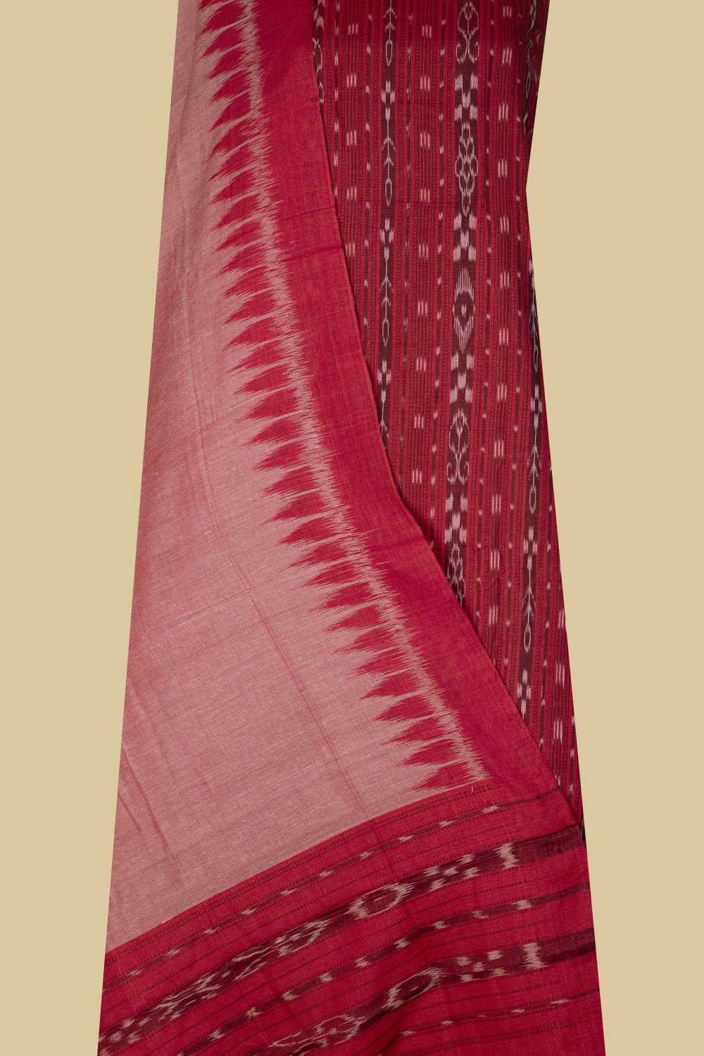 Ikat Suits - Matkatus 