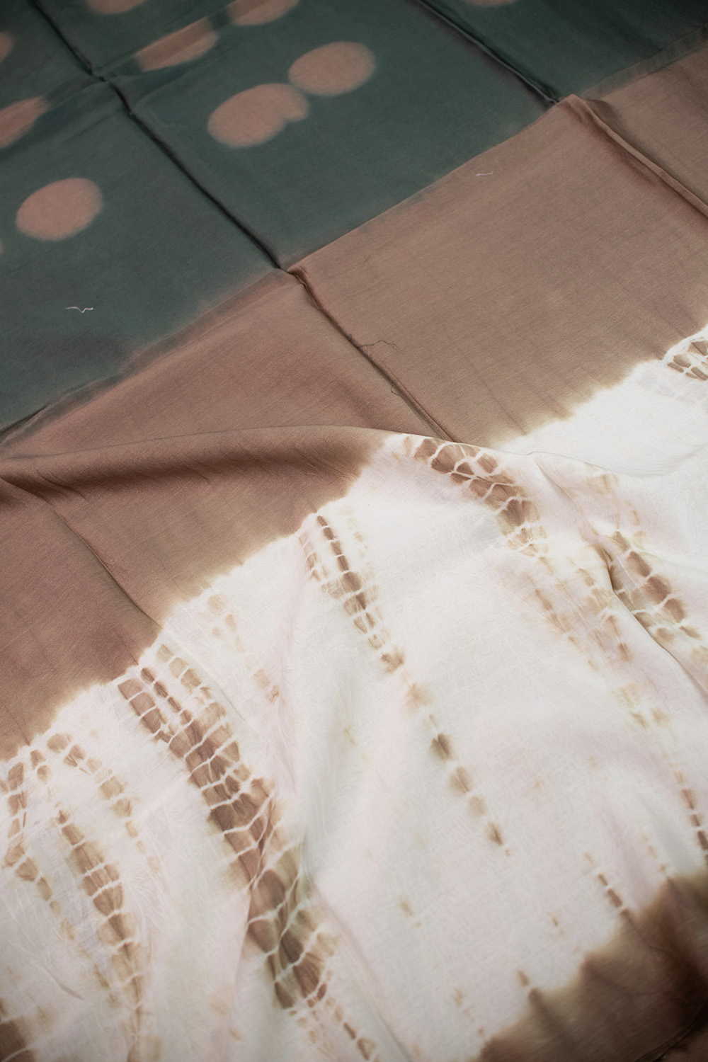 Shibori Suits - Matkatus 