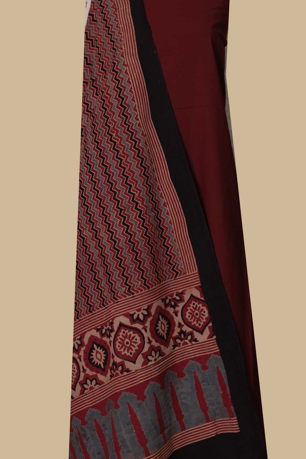 Unstitched Suits - Matkatus 