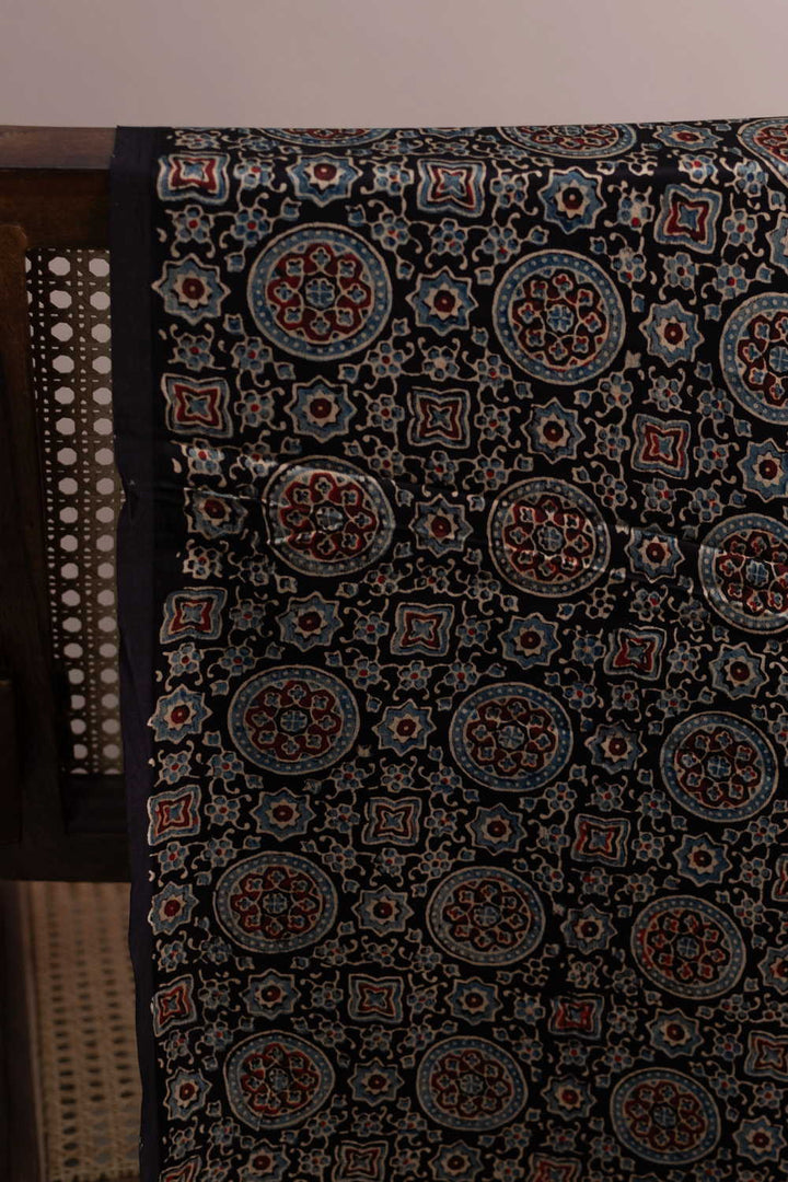Silk Fabrics - Matkatus
