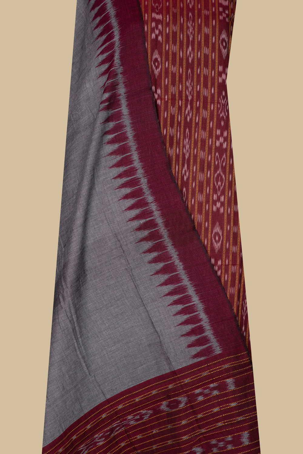 Ikat Suits - Matkatus 