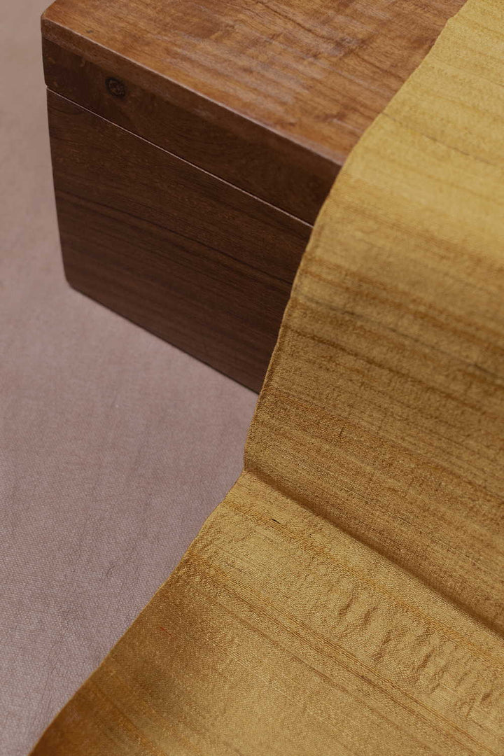 Tussar Fabric - Matkatus