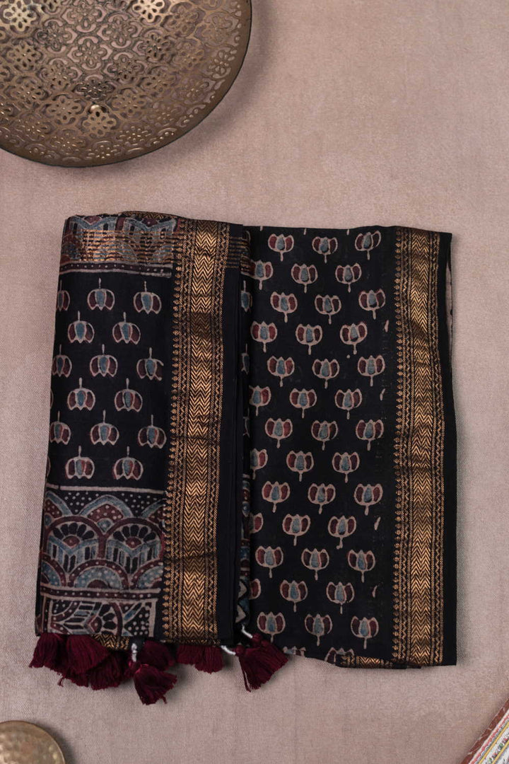 Ajrak Suits-Matkatus 