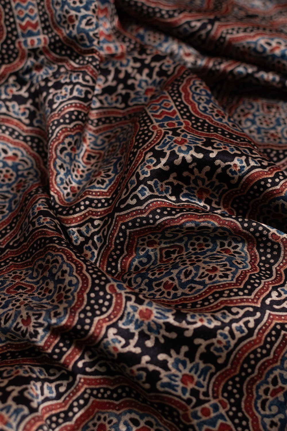 Silk Fabrics - Matkatus