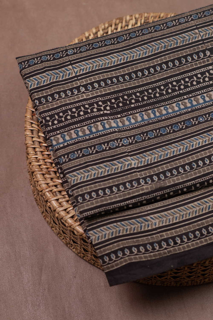 Ajrak Fabric - Matkatus 