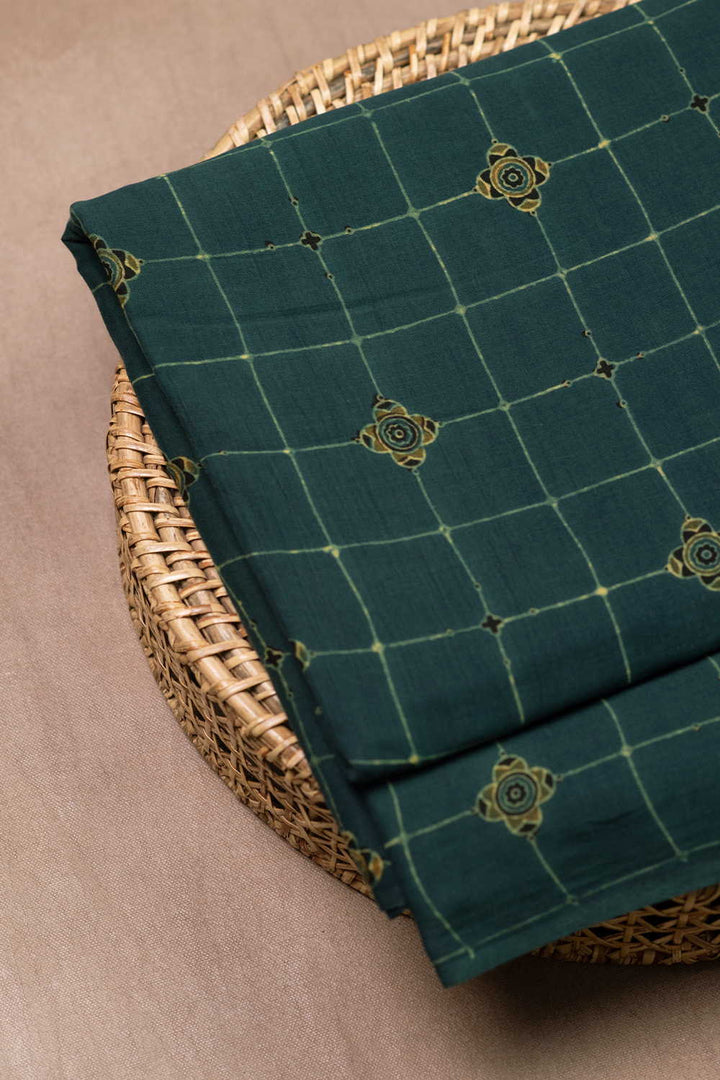 Ajrak Fabric - Matkatus