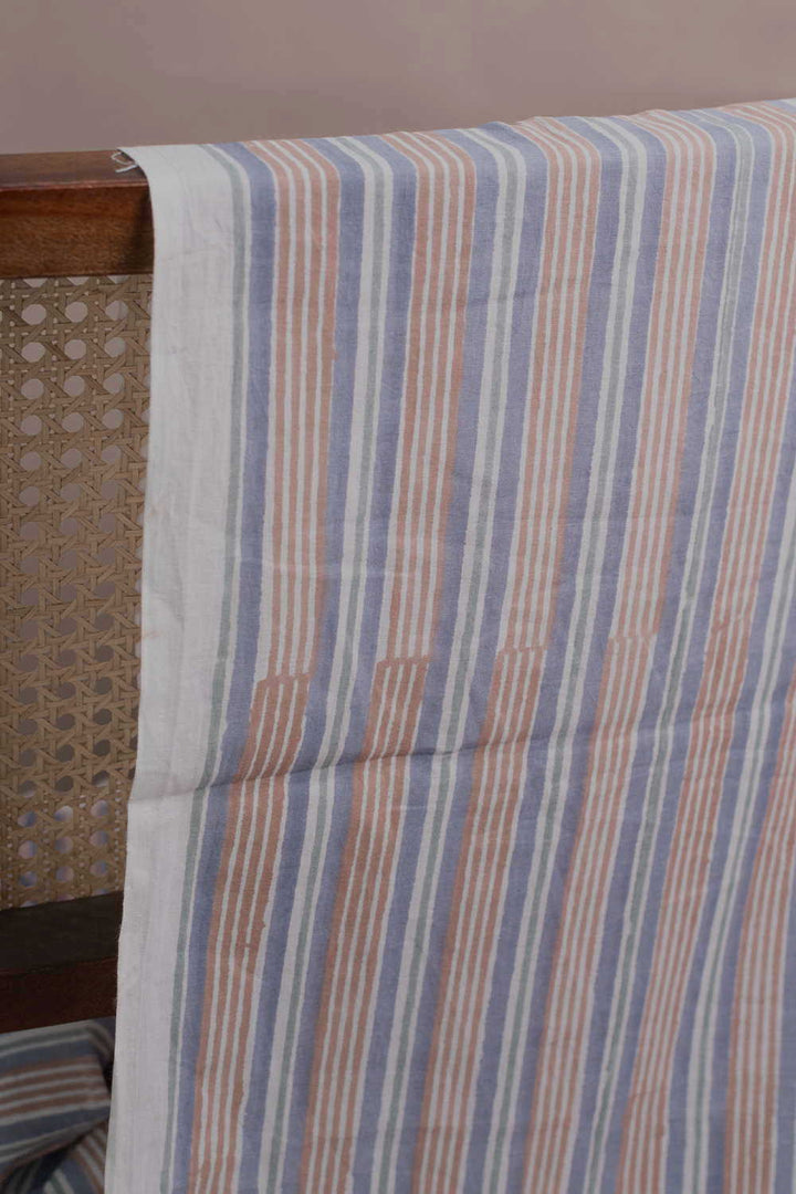 Hand block printed Sanganeri cotton fabric with floral motifs - Matkatus 