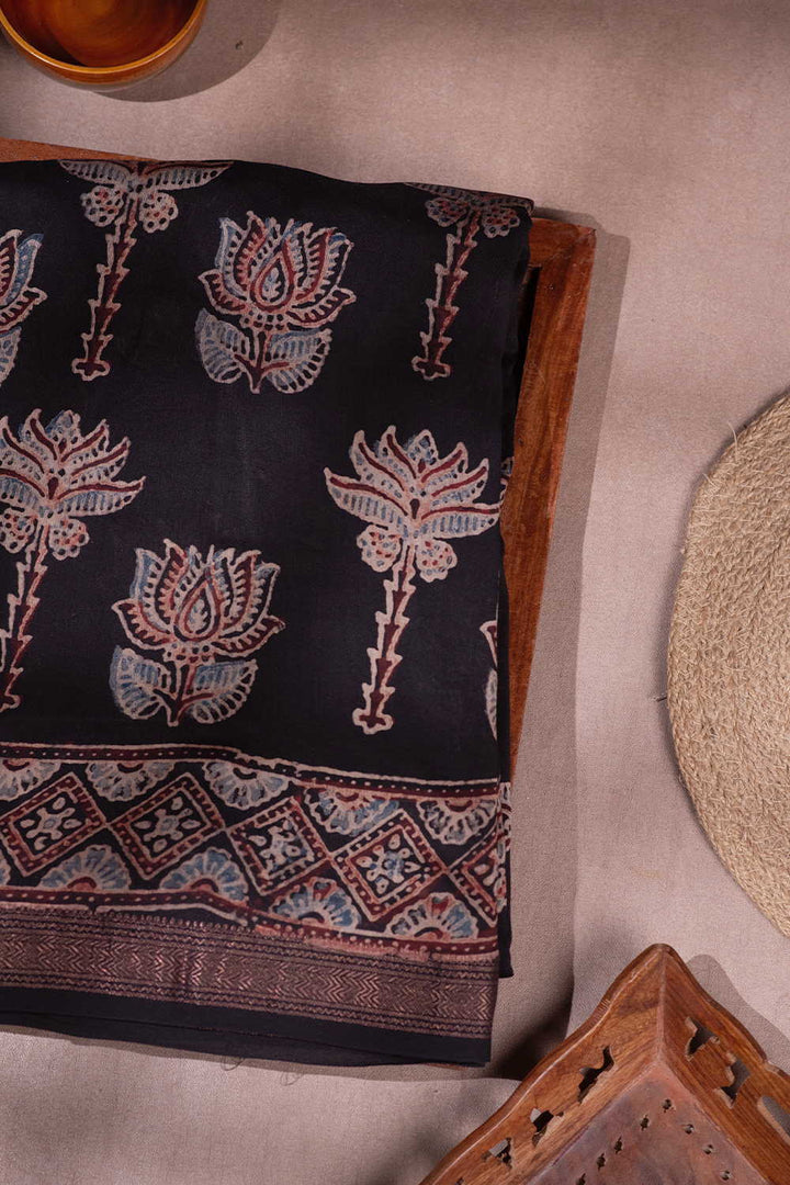 Ajrak Sarees - Matkatus 