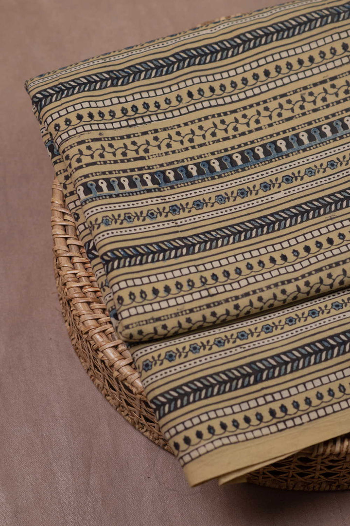 Ajrak Fabric - Matkatus 