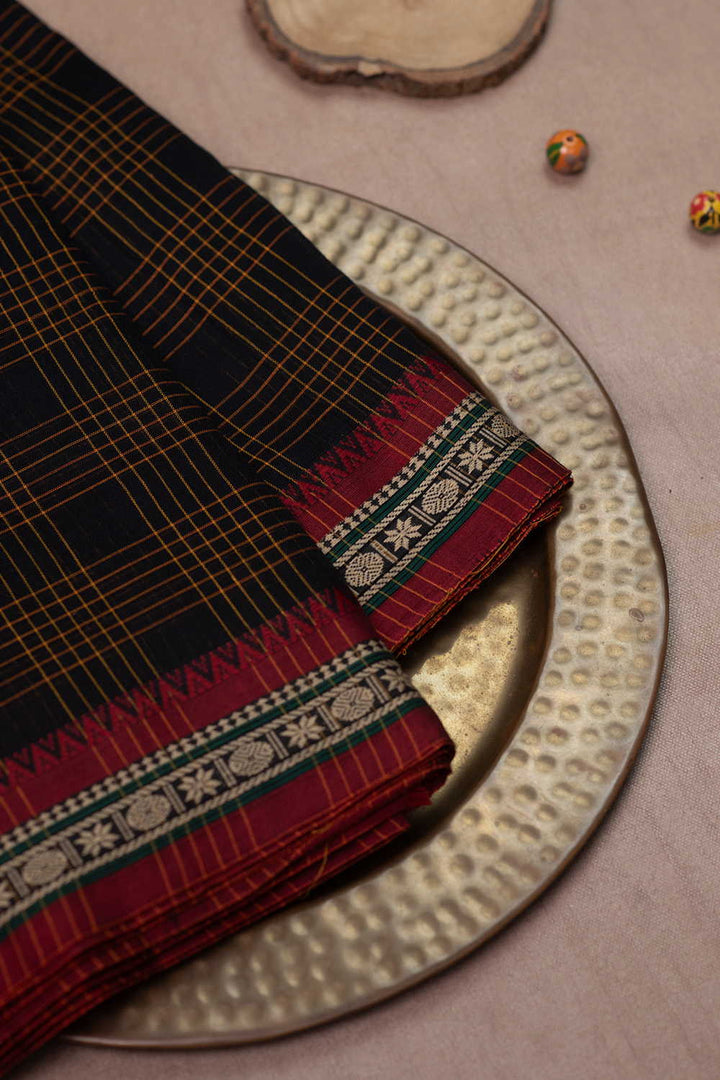 Border Fabrics - Matkatus 