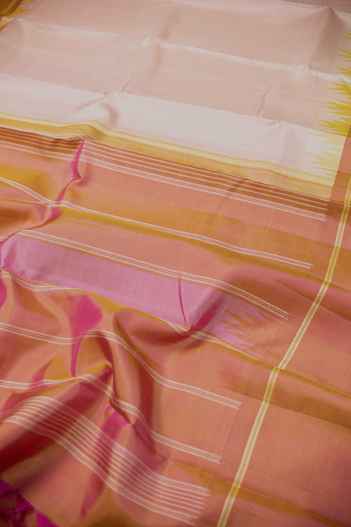 Patt Sarees - Matkatus 