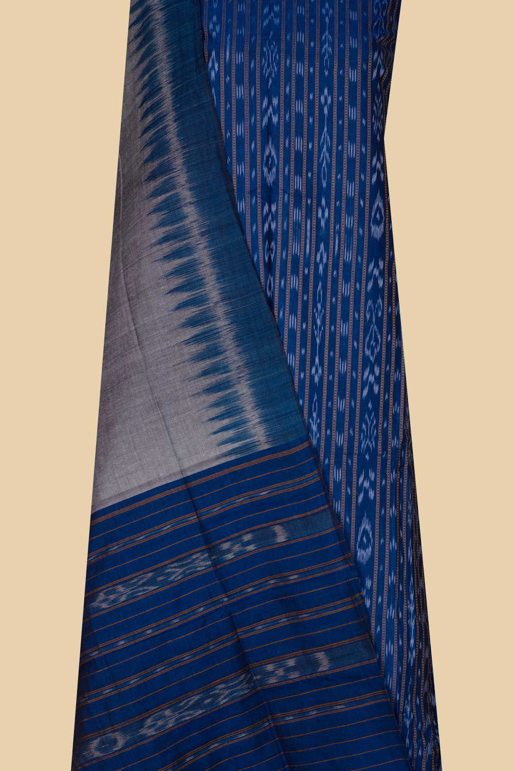Ikat Suits - Matkatus 