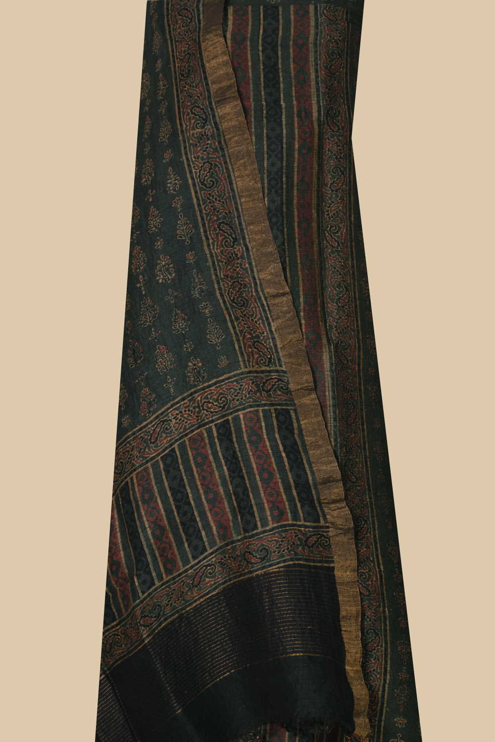 Ajrak Suits-Matkatus 
