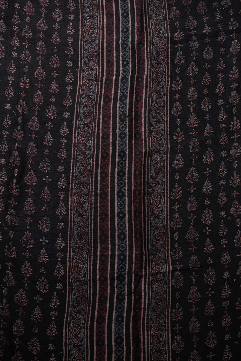 Ajrak Suits-Matkatus 