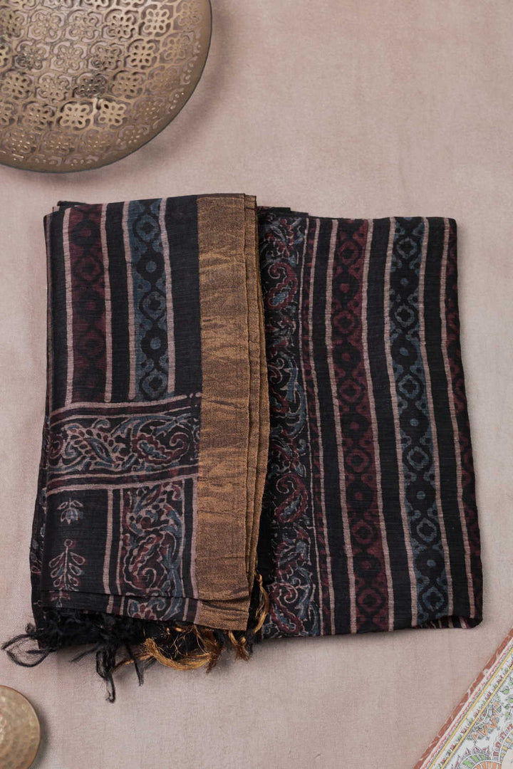 Ajrak Suits-Matkatus 