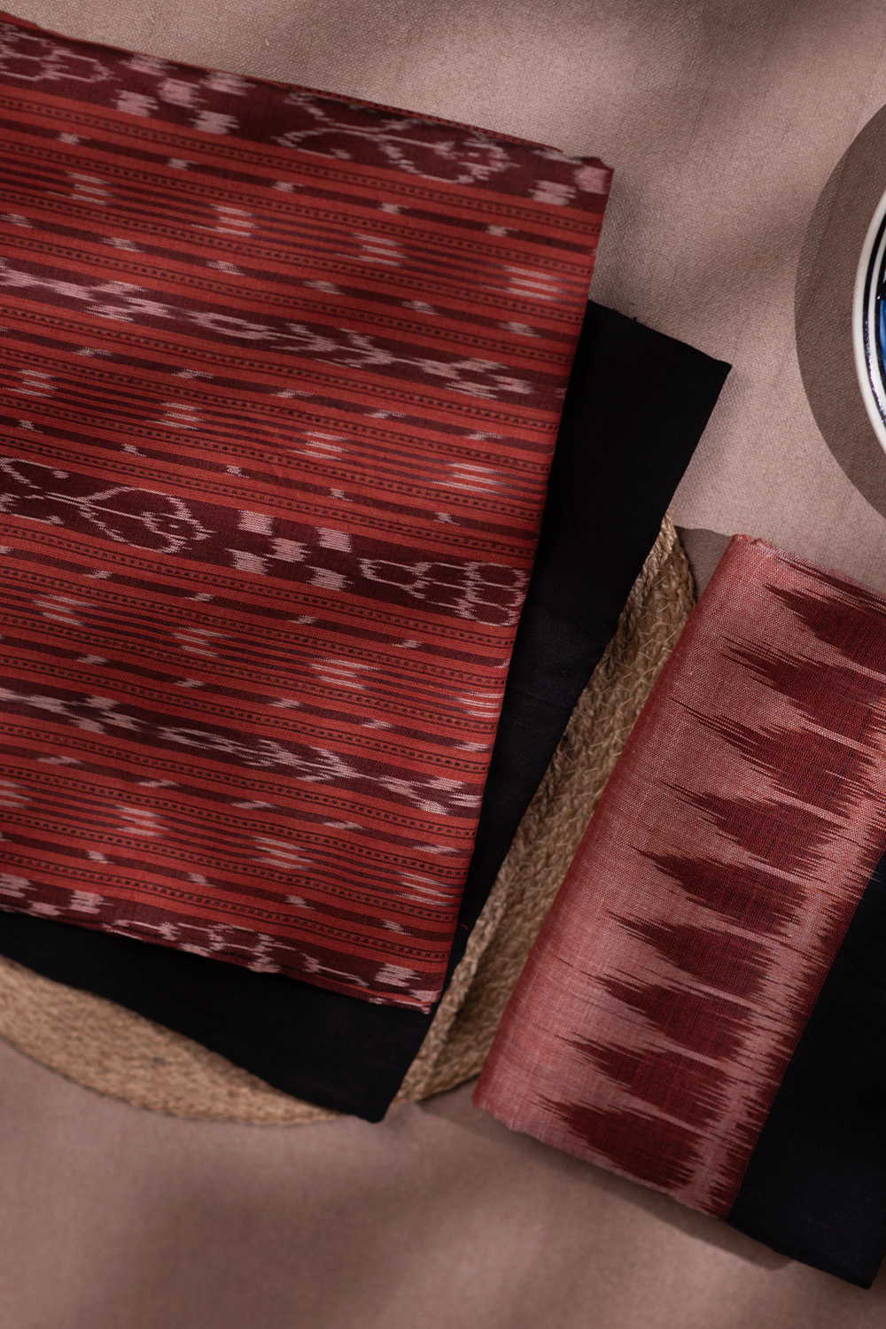 Ikat Suits - Matkatus 