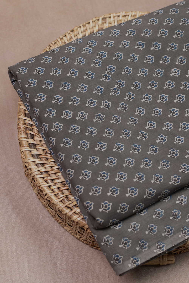 Ajrak Fabrics- Matkatus 