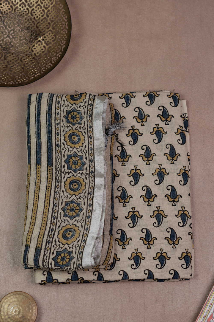 Ajrak Suits - Matkatus