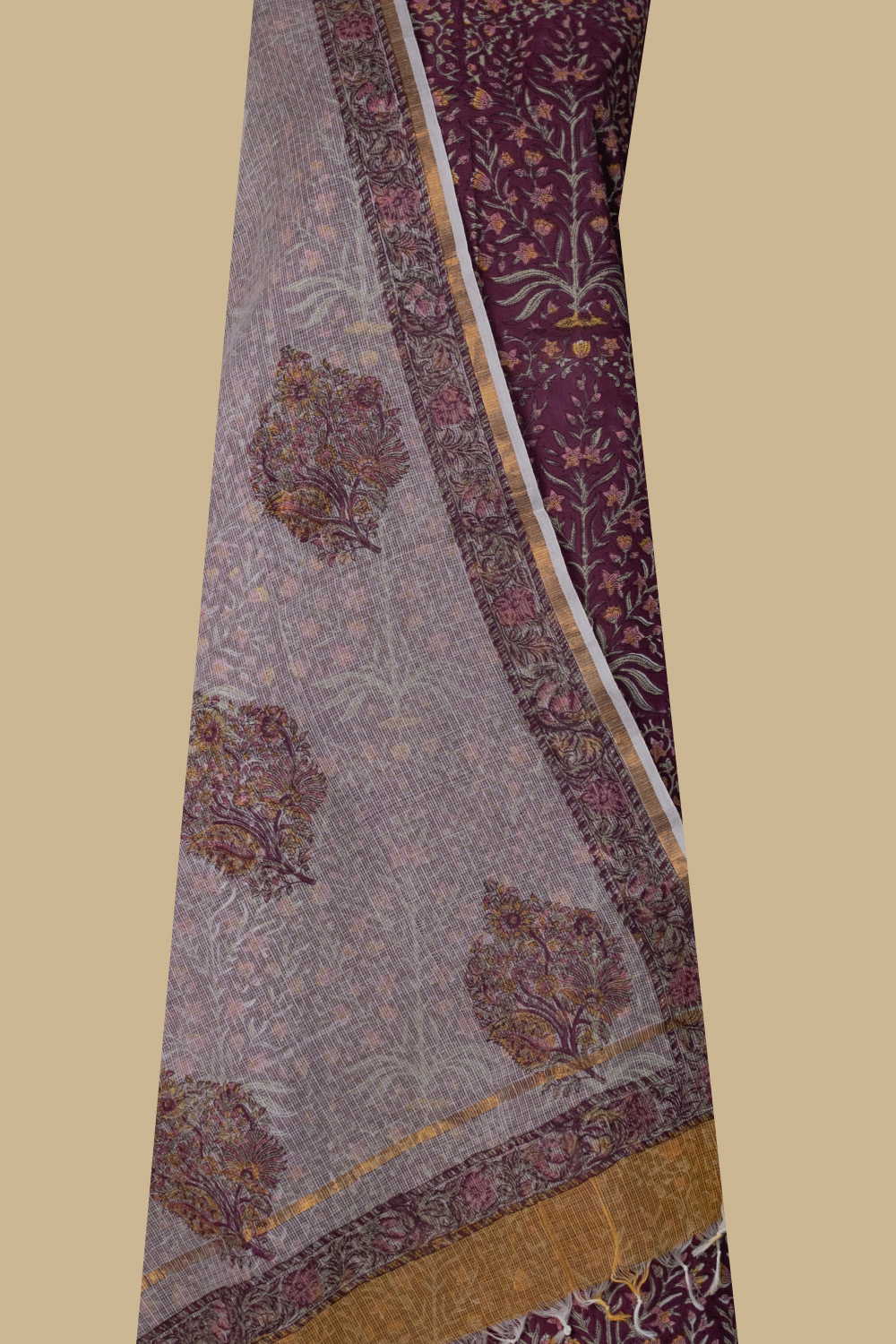 Unstitched Suits - Matkatus