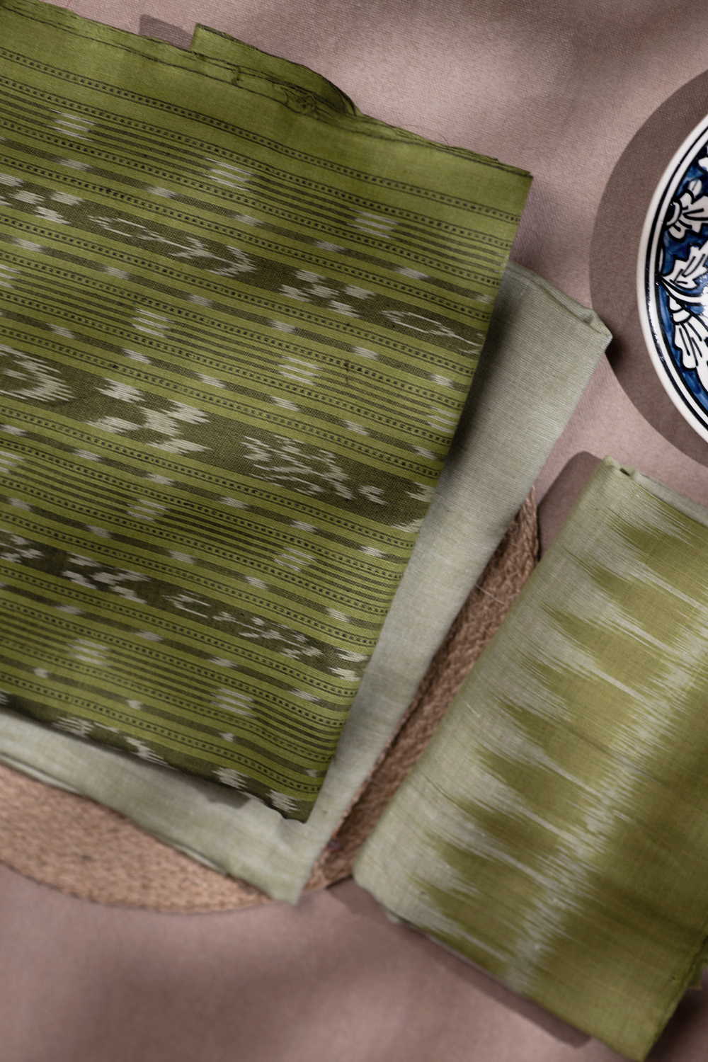 Ikat Suits - Matkatus 