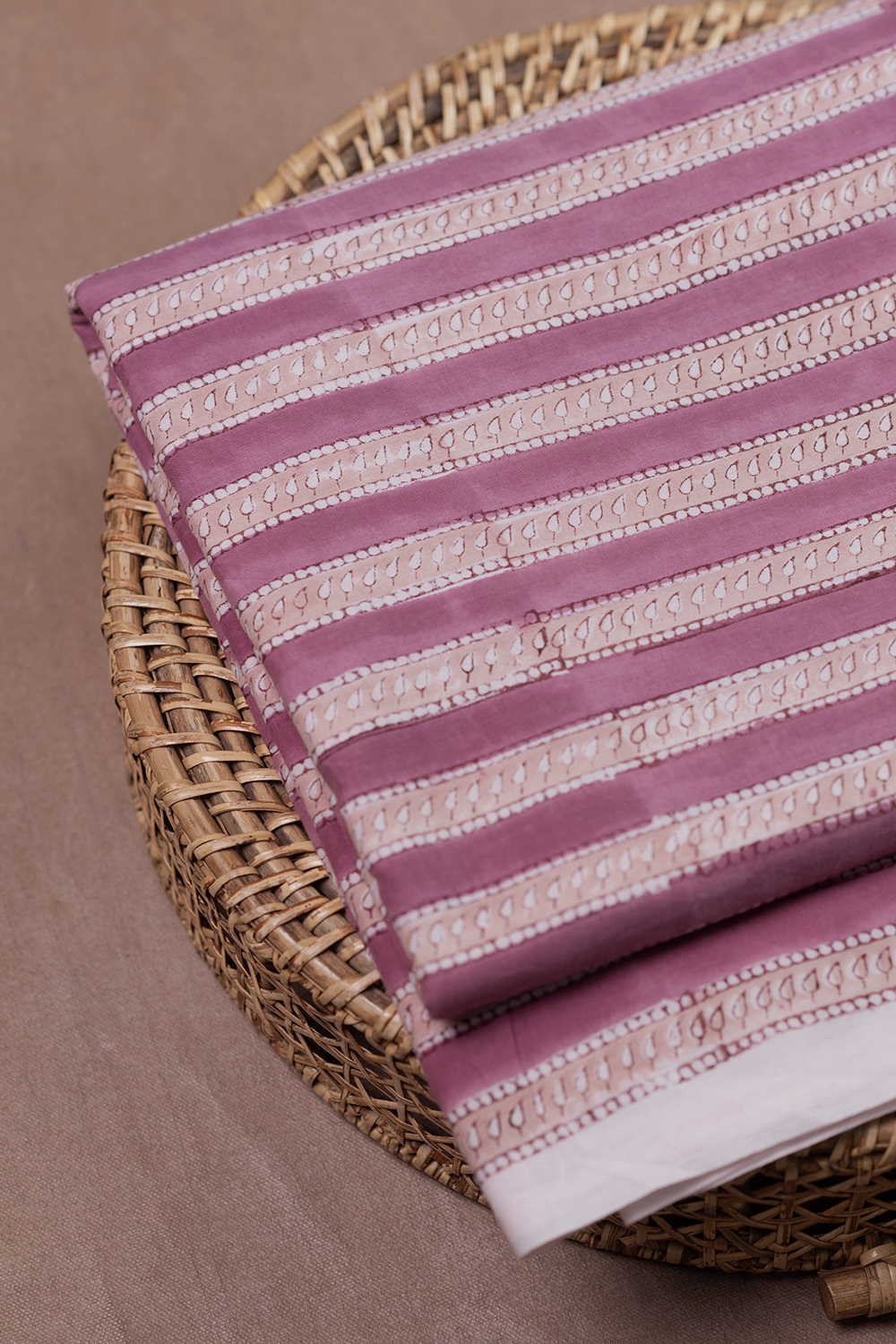 Floral Sanganeri cotton fabric - Matkatus 