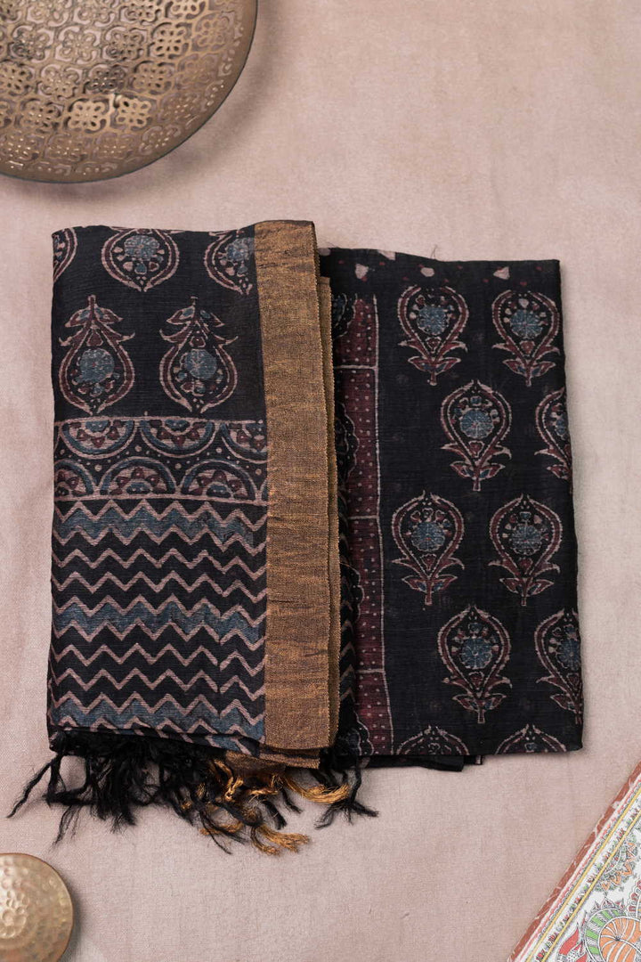 Ajrak Suits-Matkatus 