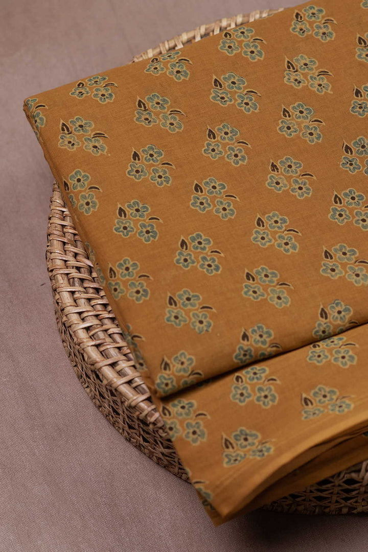 Ajrak Fabric - Matkatus