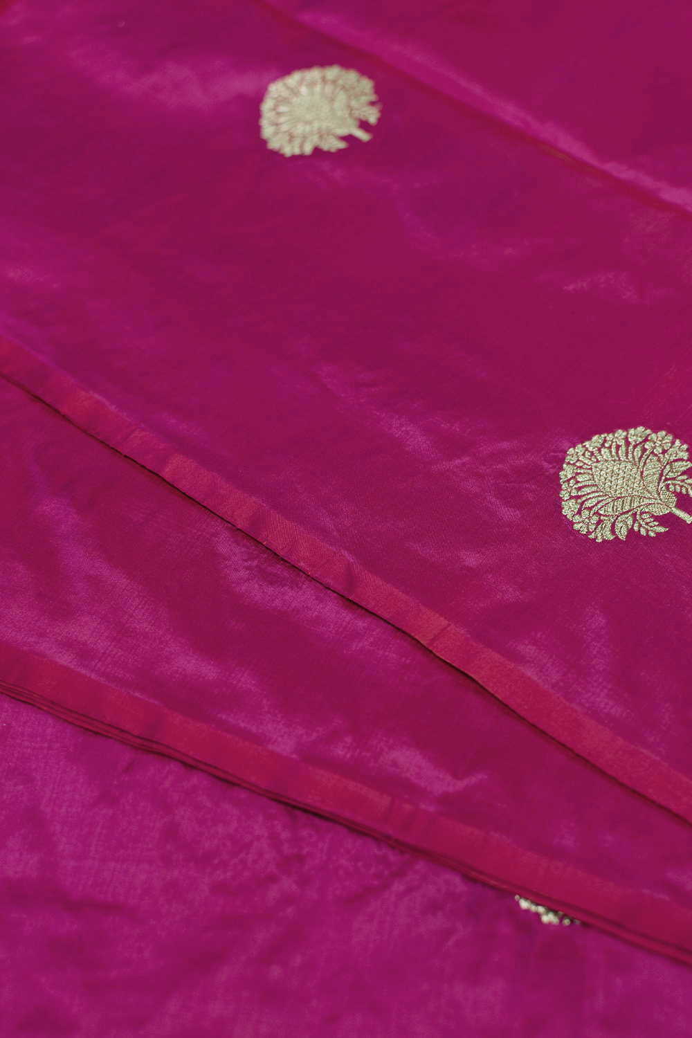 Silk Fabrics-Matkatus 