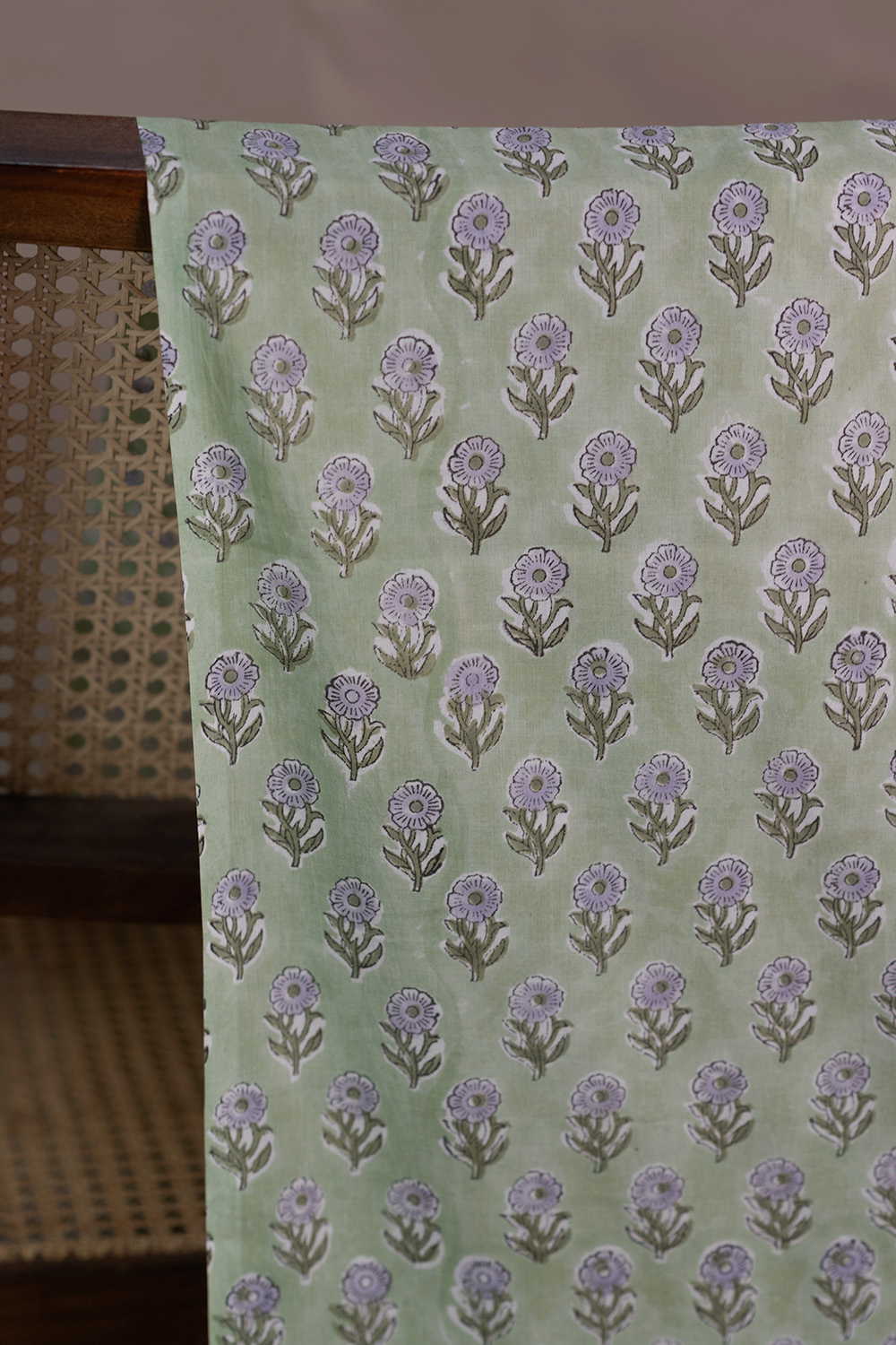 Floral Sanganeri cotton fabric - Matkatus 