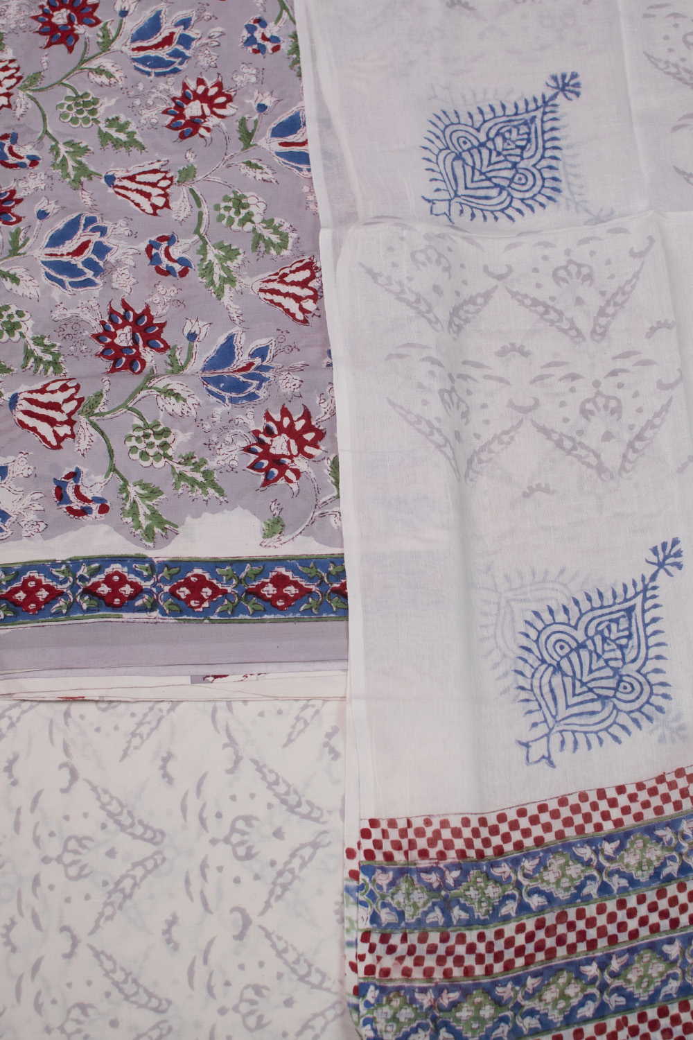 Unstitched Suits - Matkatus