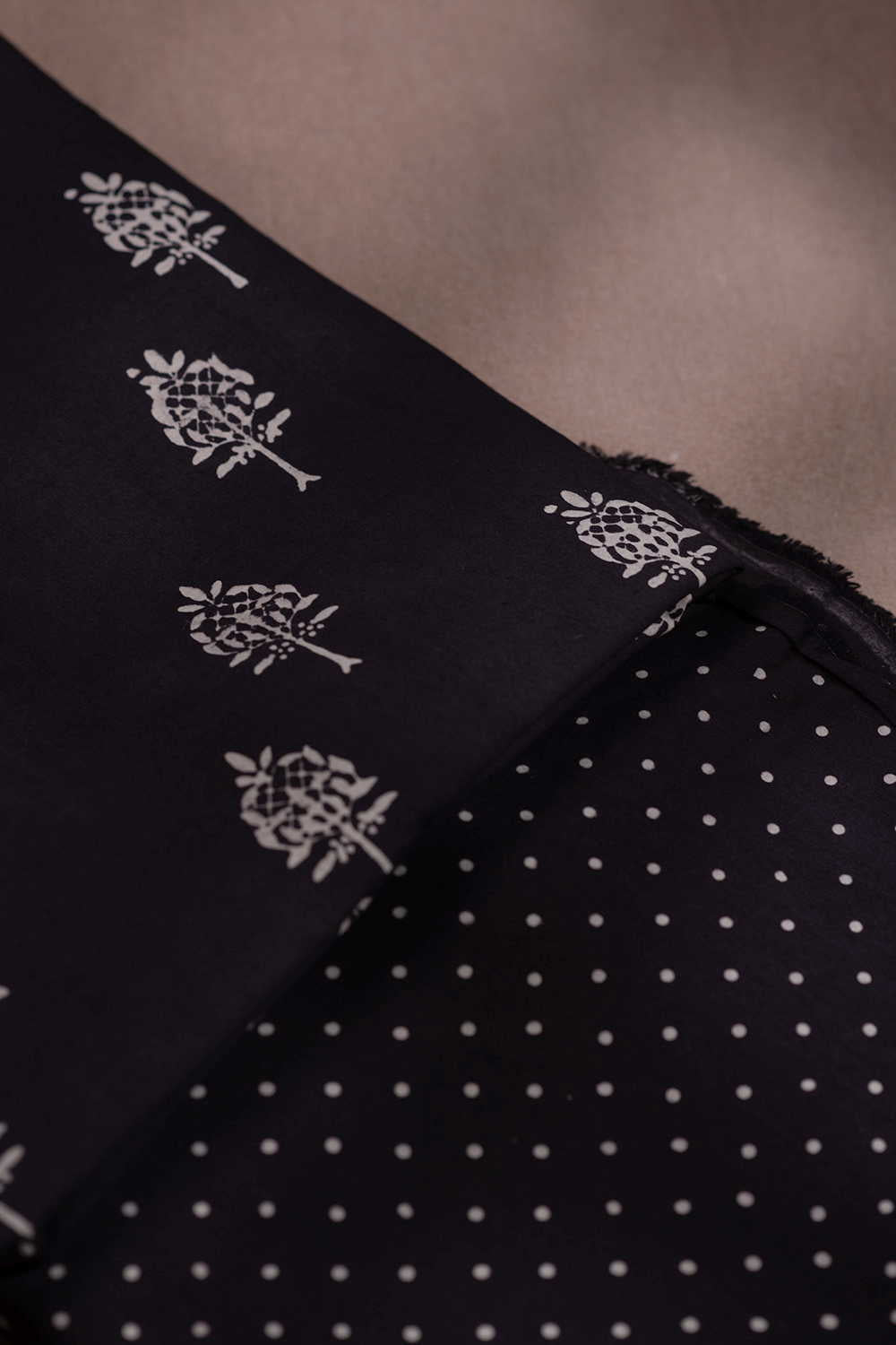 Unstitched Suits - Matkatus 