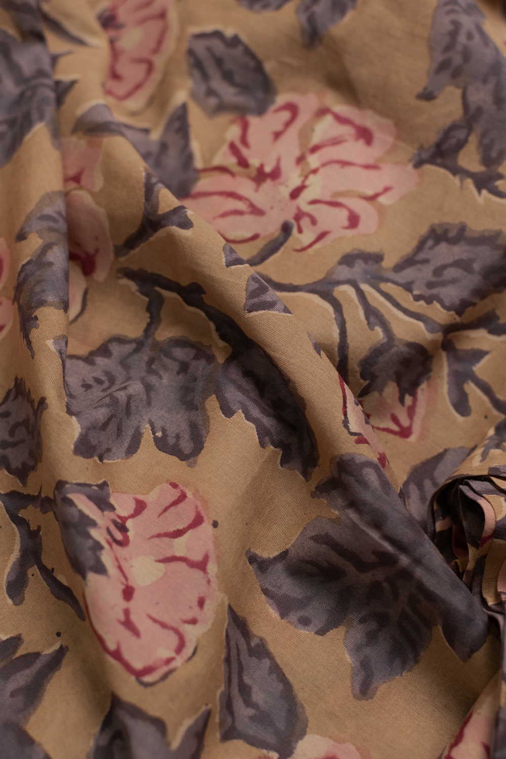 Hand block printed Sanganeri cotton fabric with floral motifs - Matkatus 