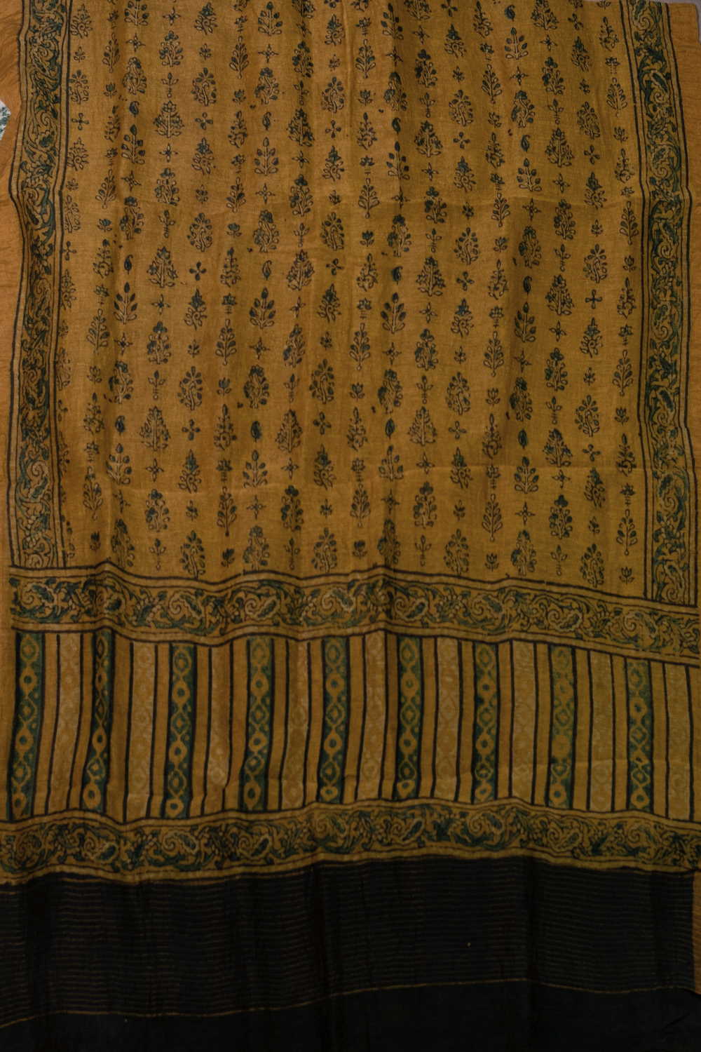 Ajrak Suits-Matkatus 