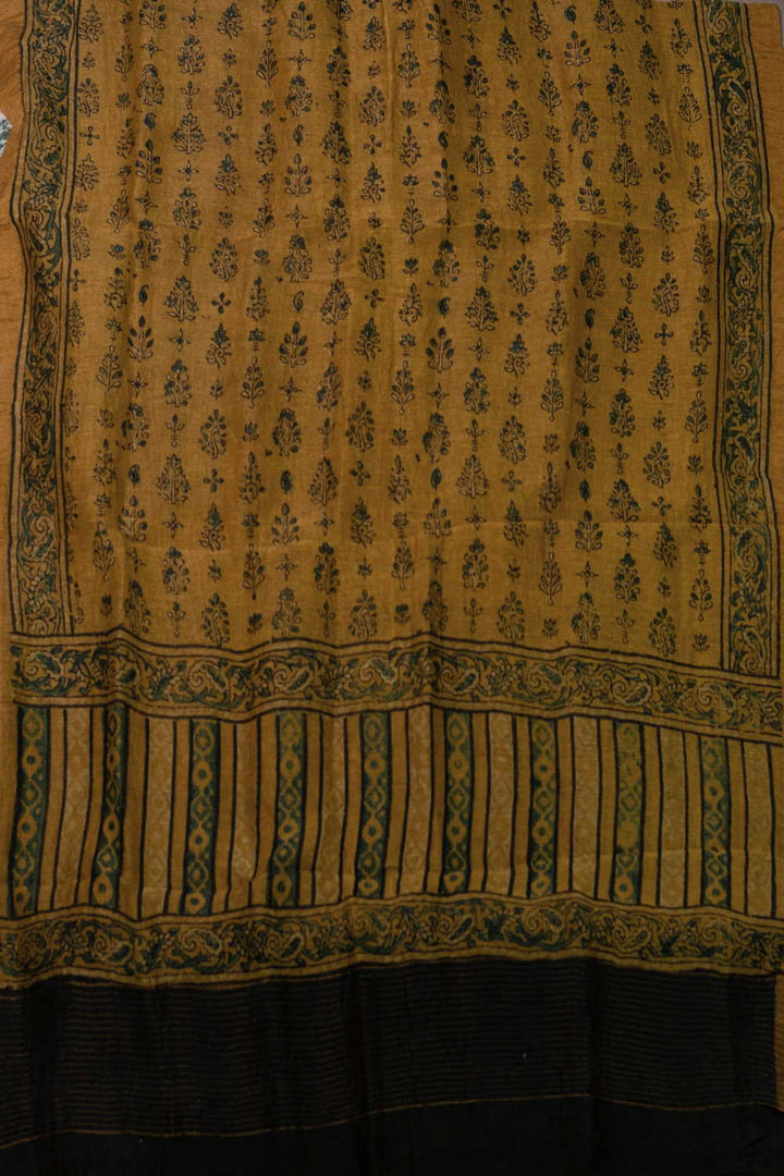 Ajrak Suits-Matkatus 