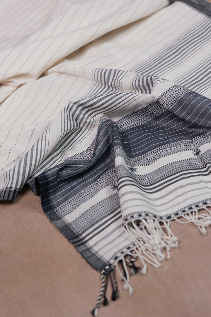 Snow Cream Bhujodi Cotton Stole