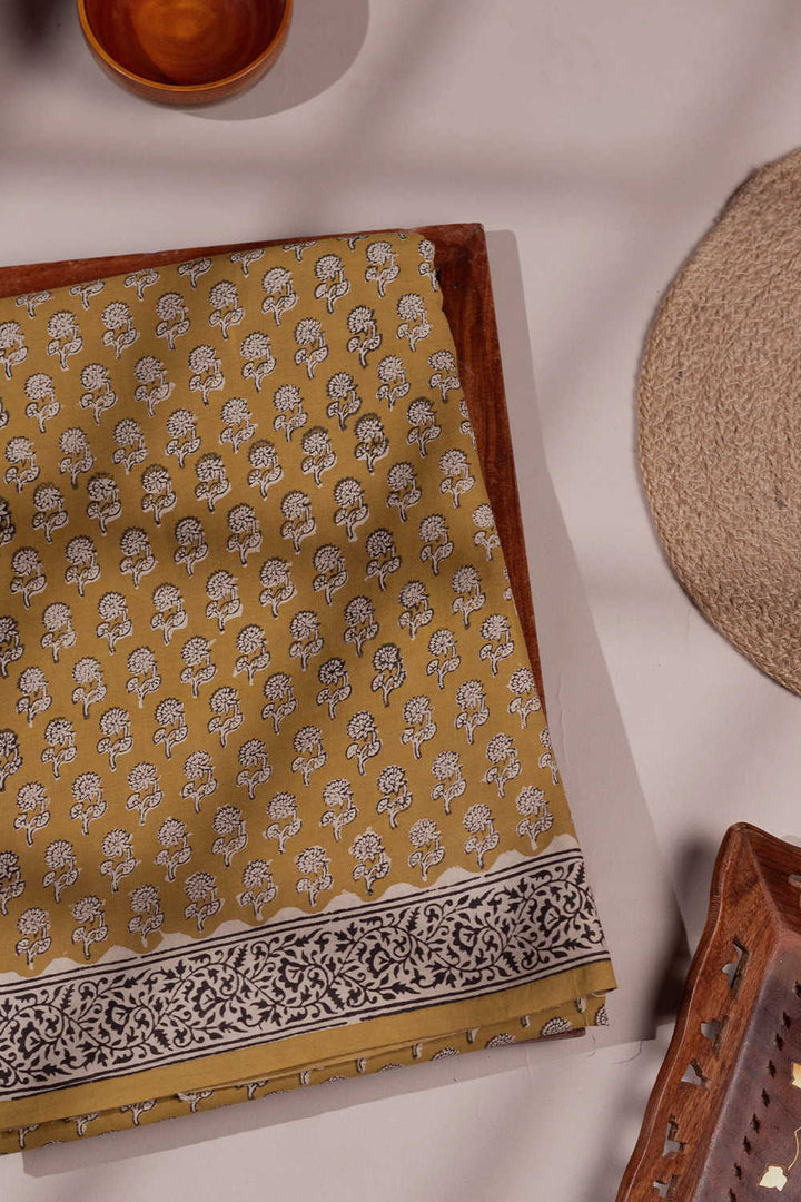 Sarees - Matkatus 